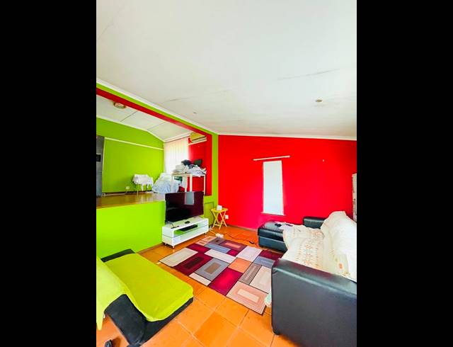 4 BEDROOM HOUSE FOR SALE IN WOODLANDS